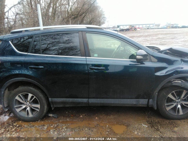 2018 TOYOTA RAV4 XLE VIN: JTMRFREV5JJ721893