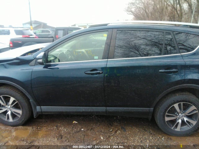 2018 TOYOTA RAV4 XLE VIN: JTMRFREV5JJ721893