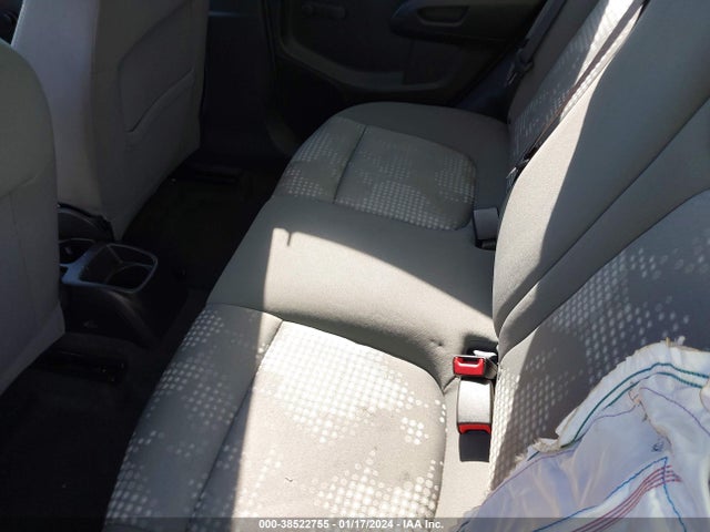 Chevrolet Sonic Ls Auto 2015 1G1JA5SH5F4164534 Image 8