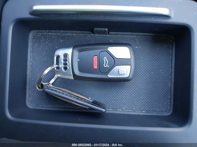 WA1BNAFY9J2240788 Audi Q5 2.0t Premium/2.0t Tech Premium