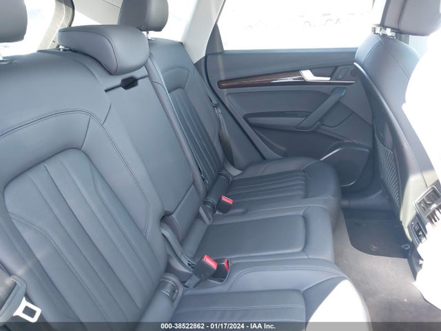 WA1BNAFY9J2240788 Audi Q5 2.0t Premium/2.0t Tech Premium