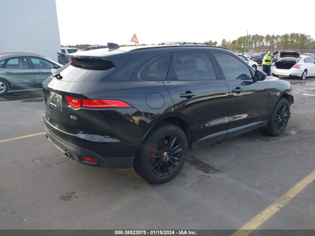 2017 JAGUAR F-PACE SADCK2BVXHA070692 Photo 3