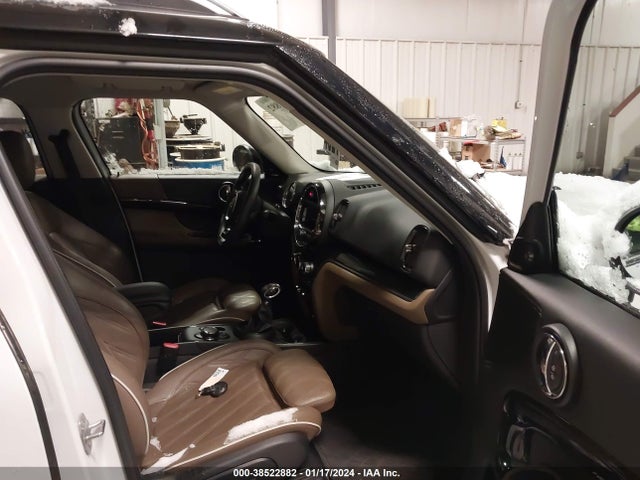 2019 MINI COUNTRYMAN WMZYV5C57K3F58764 Photo 4
