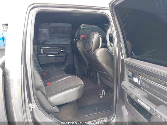 2018 RAM 1500 LIMITED 4X4 5'7 BOX VIN: 1C6RR7PT6JS121103