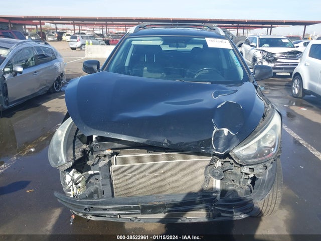 KM8JU3AG1FU068231 Hyundai TUCSON SE