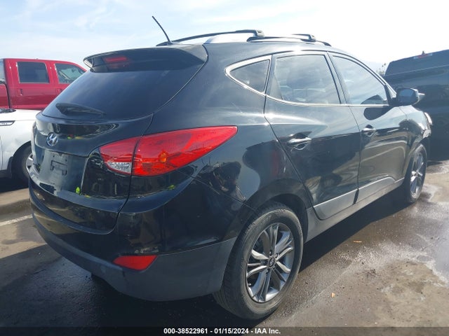 KM8JU3AG1FU068231 Hyundai TUCSON SE