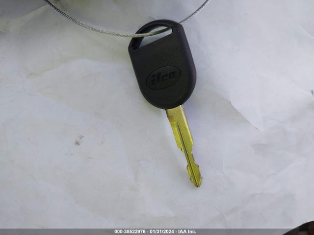 2009 FORD ESCAPE XLT VIN: 1FMCU03719KA81355