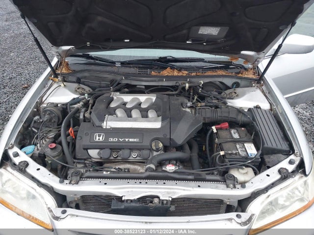2002 HONDA ACCORD 3.0 EX VIN: 1HGCG16582A045302