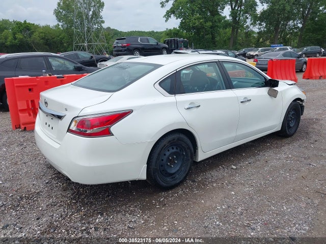 Nissan Altima 2.5 S 2015 1N4AL3AP7FC164304 Image 4