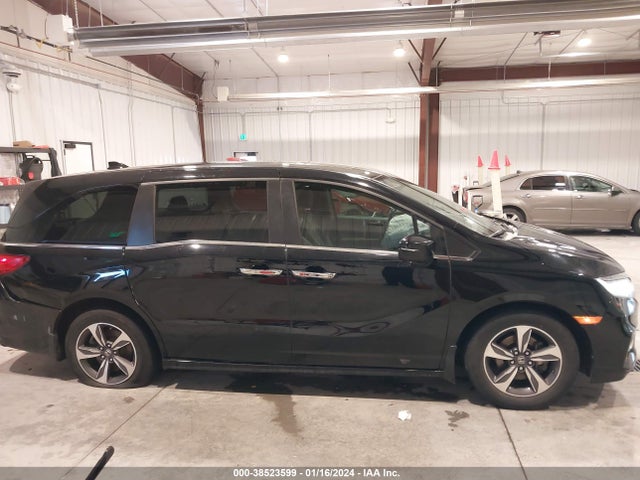 Honda Odyssey Touring 2018 5FNRL6H8XJB011313 Image 13