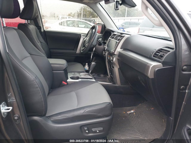 Toyota 4runner Sr5 Premium 2022 JTEFU5JR5N5269643 Image 5