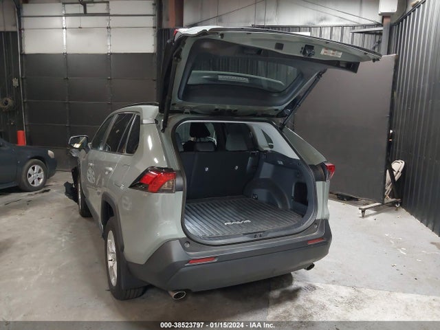 2021 TOYOTA RAV4 XLE VIN: 2T3P1RFV9MW216465