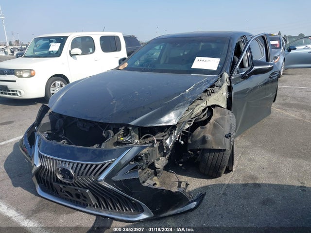 58ADA1C17MU007992 Lexus ES 300H