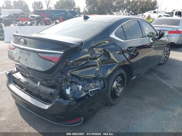 58ADA1C17MU007992 Lexus ES 300H
