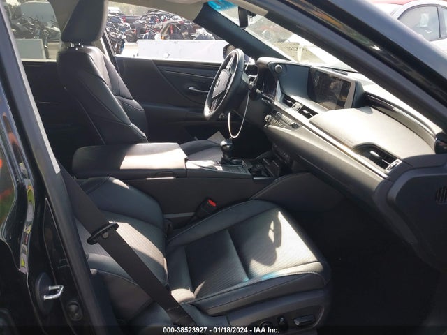 58ADA1C17MU007992 Lexus ES 300H