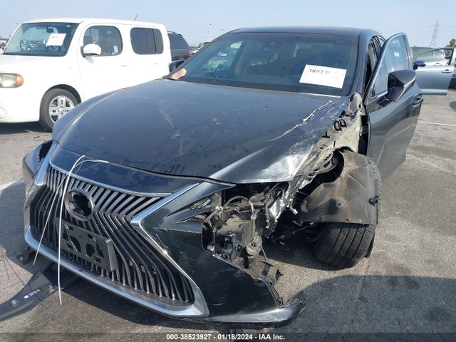58ADA1C17MU007992 Lexus ES 300H