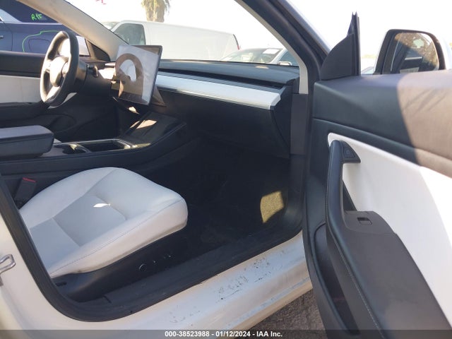 5YJ3E1EA8MF938857 Tesla Model 3 Standard Range Plus Rear-wheel Drive