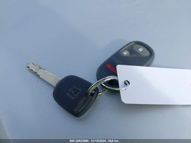 2004 HONDA PILOT EX-L VIN: 2HKYF18634H563715
