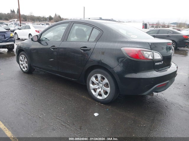 2011 MAZDA MAZDA3 I SPORT VIN: JM1BL1UG5B1900595