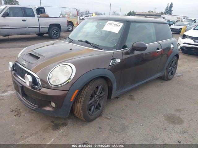 2010 MINI COOPER S WMWMF7C51ATZ72008 Photo 1