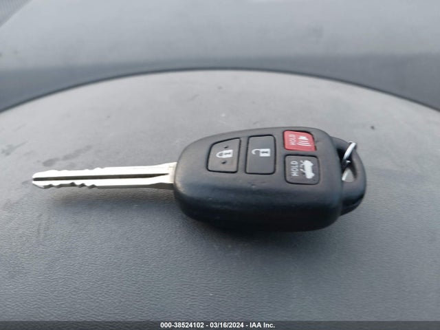Toyota CAMRY LE 2016 4T4BF1FK5GR523170 Image 11