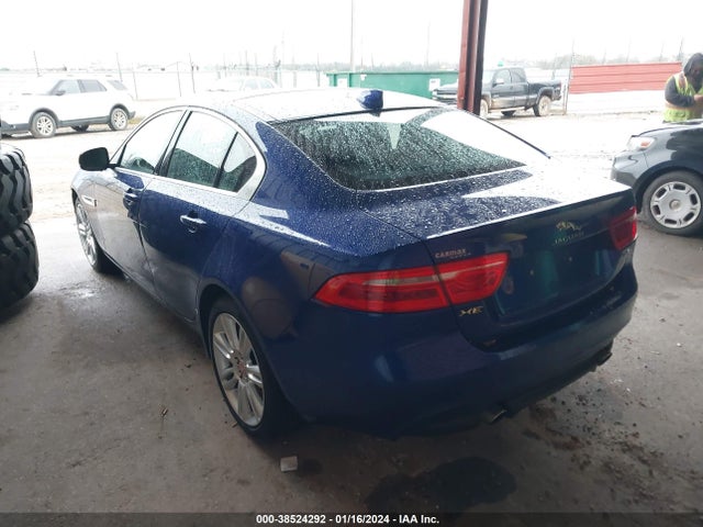 2019 JAGUAR XE SAJAD4FX2KCP45498 Photo 2