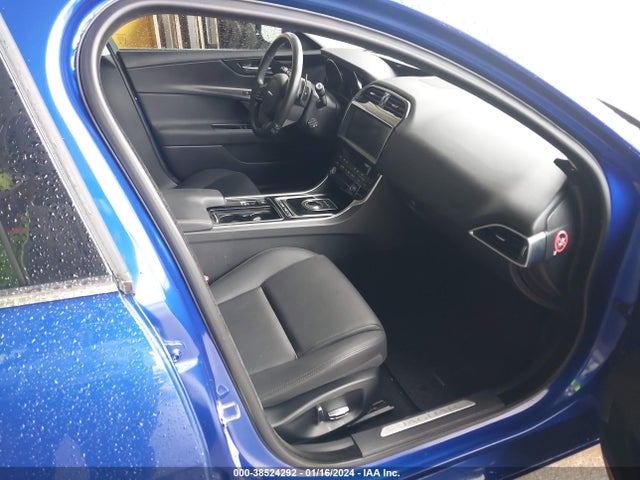 2019 JAGUAR XE SAJAD4FX2KCP45498 Photo 4