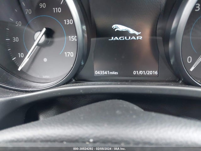 2019 JAGUAR XE SAJAD4FX2KCP45498 Photo 6