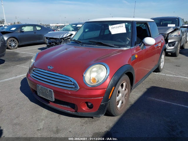 2008 MINI COOPER WMWMF33528TT68258 Photo 1