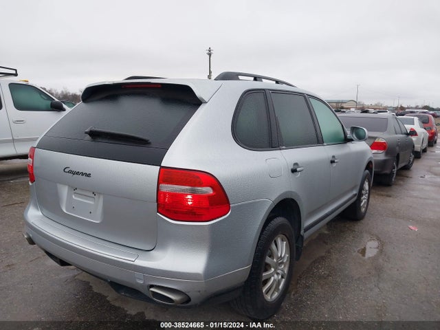 2010 PORSCHE CAYENNE WP1AA2AP0ALA04220 Photo 3