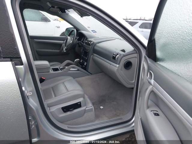 2010 PORSCHE CAYENNE WP1AA2AP0ALA04220 Photo 4