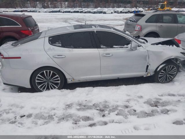 KNAE25LA1J6021985 KIA Stinger Premium