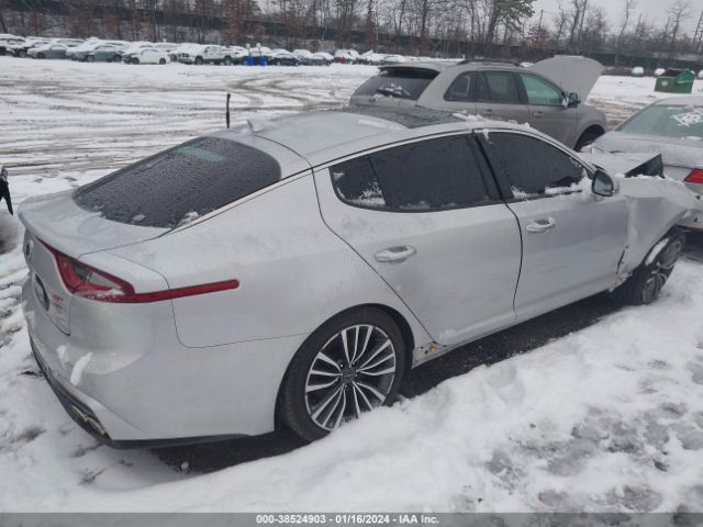 KNAE25LA1J6021985 KIA Stinger Premium