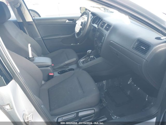 3VW2K7AJ4FM404439 Volkswagen Jetta 2.0l S