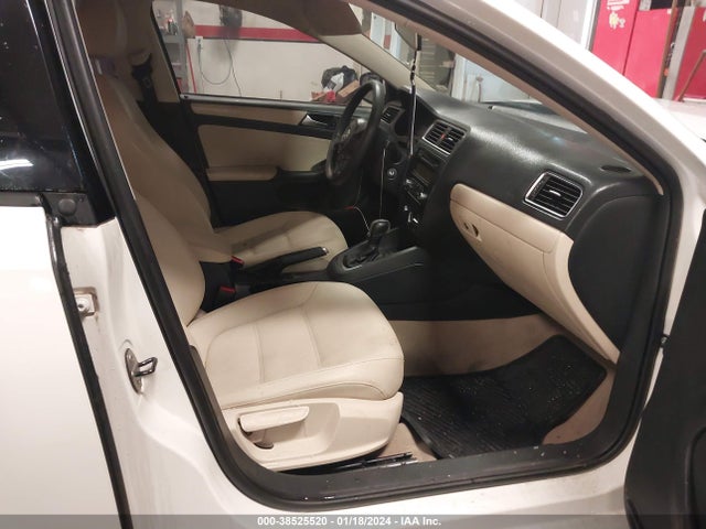 2011 VOLKSWAGEN JETTA 2.5L SE VIN: 3VWDZ7AJ4BM381503