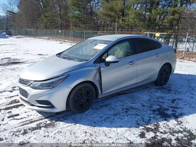 Chevrolet Cruze Lt Auto 2018 1G1BE5SM3J7165291 Image 2