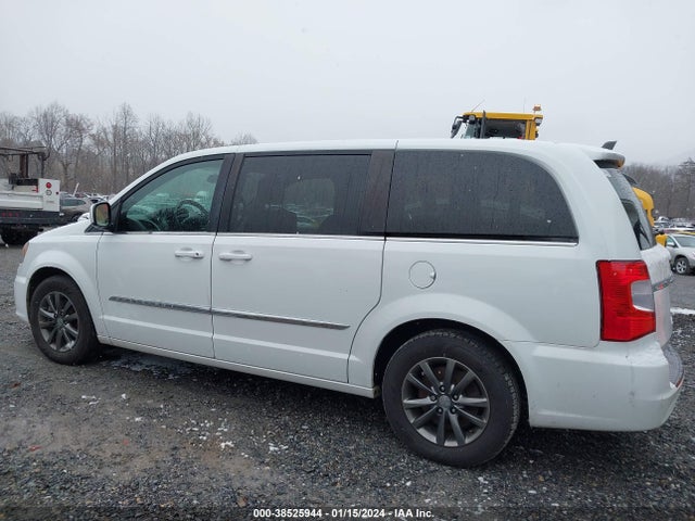 2C4RC1HG7FR522466 Chrysler Town & Country S