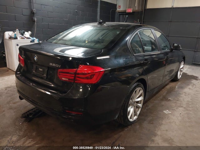 BMW 320i Xdrive 2018 WBA8A3C56JA488615 Image 4