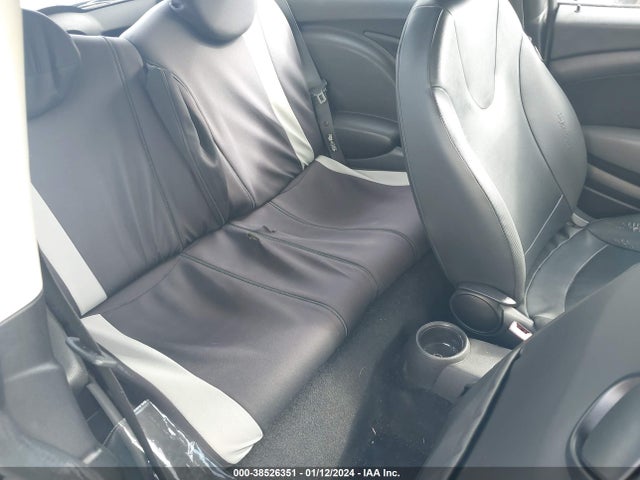 2011 MINI COOPER WMWSU3C58BTX95996 Photo 7