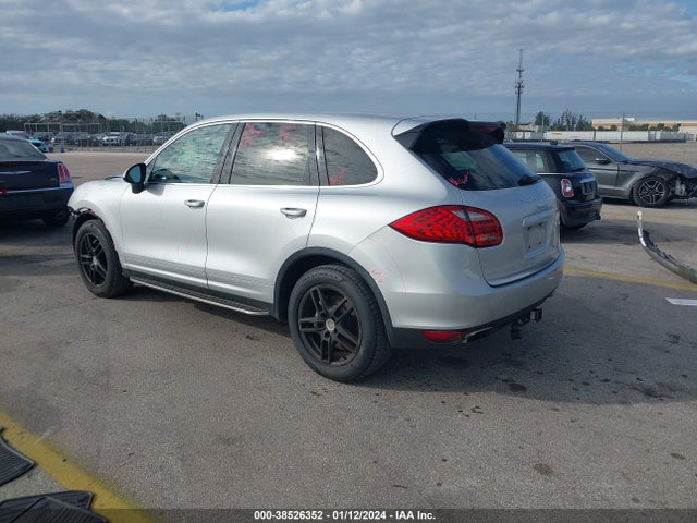 2012 PORSCHE CAYENNE WP1AB2A23CLA49446 Photo 2