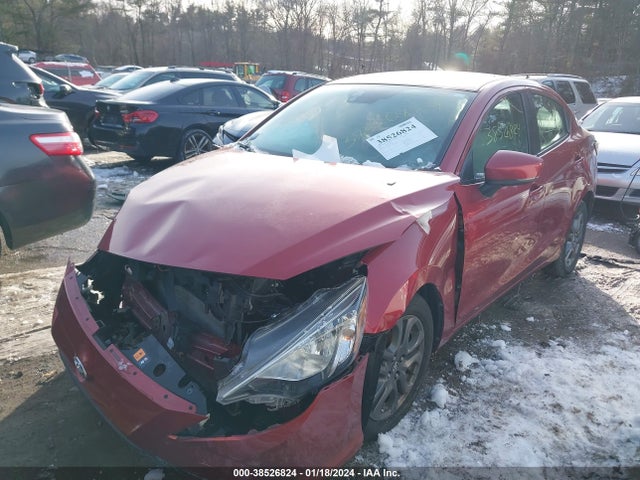 Toyota YARIS LE 2019 3MYDLBYV3KY509661 Image 2