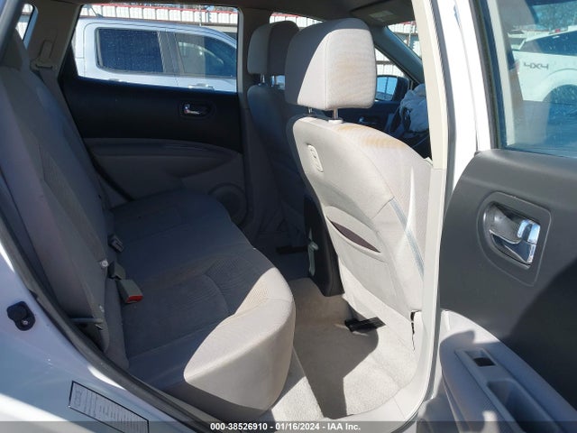2015 NISSAN ROGUE SELECT S VIN: JN8AS5MT4FW654672