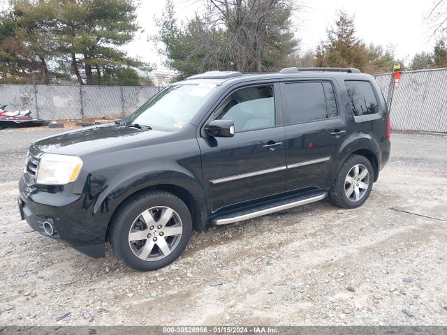 Honda Pilot Touring 2015 5FNYF4H90FB018133 Image 2