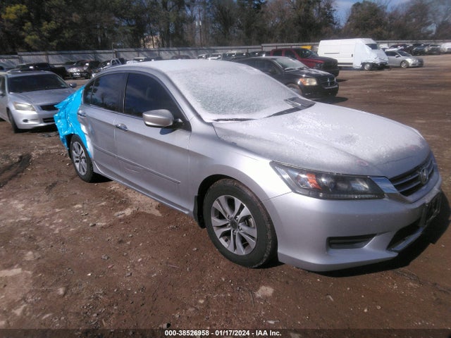 2015 1HGCR2F34FA118749 main image