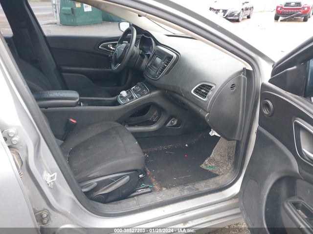 Chrysler 200 Limited 2015 1C3CCCABXFN580007 Image 5