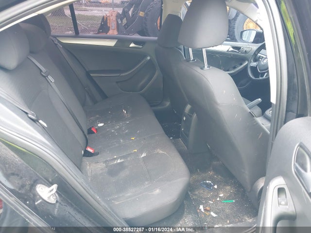3VWD17AJ7FM241135 Volkswagen Jetta 1.8t Se