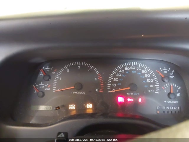 1998 DODGE DAKOTA SLT/SPORT VIN: 1B7GG26X7WS681670
