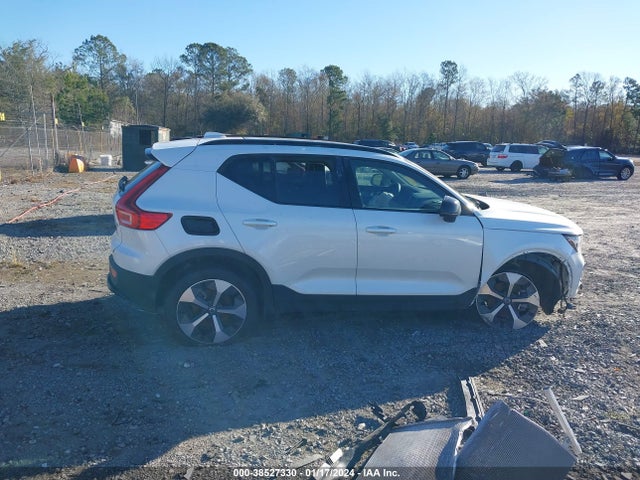 YV4L12UW6P2977997 Volvo Xc40 B5 Plus Dark Theme