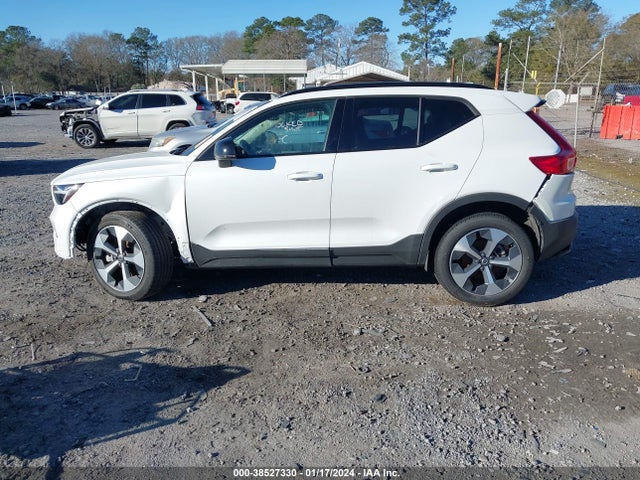 YV4L12UW6P2977997 Volvo Xc40 B5 Plus Dark Theme