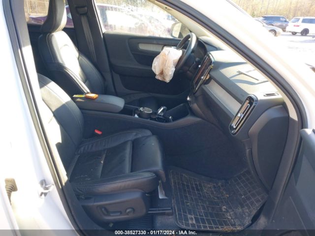 2023 VOLVO XC40 YV4L12UW6P2977997 Photo 4